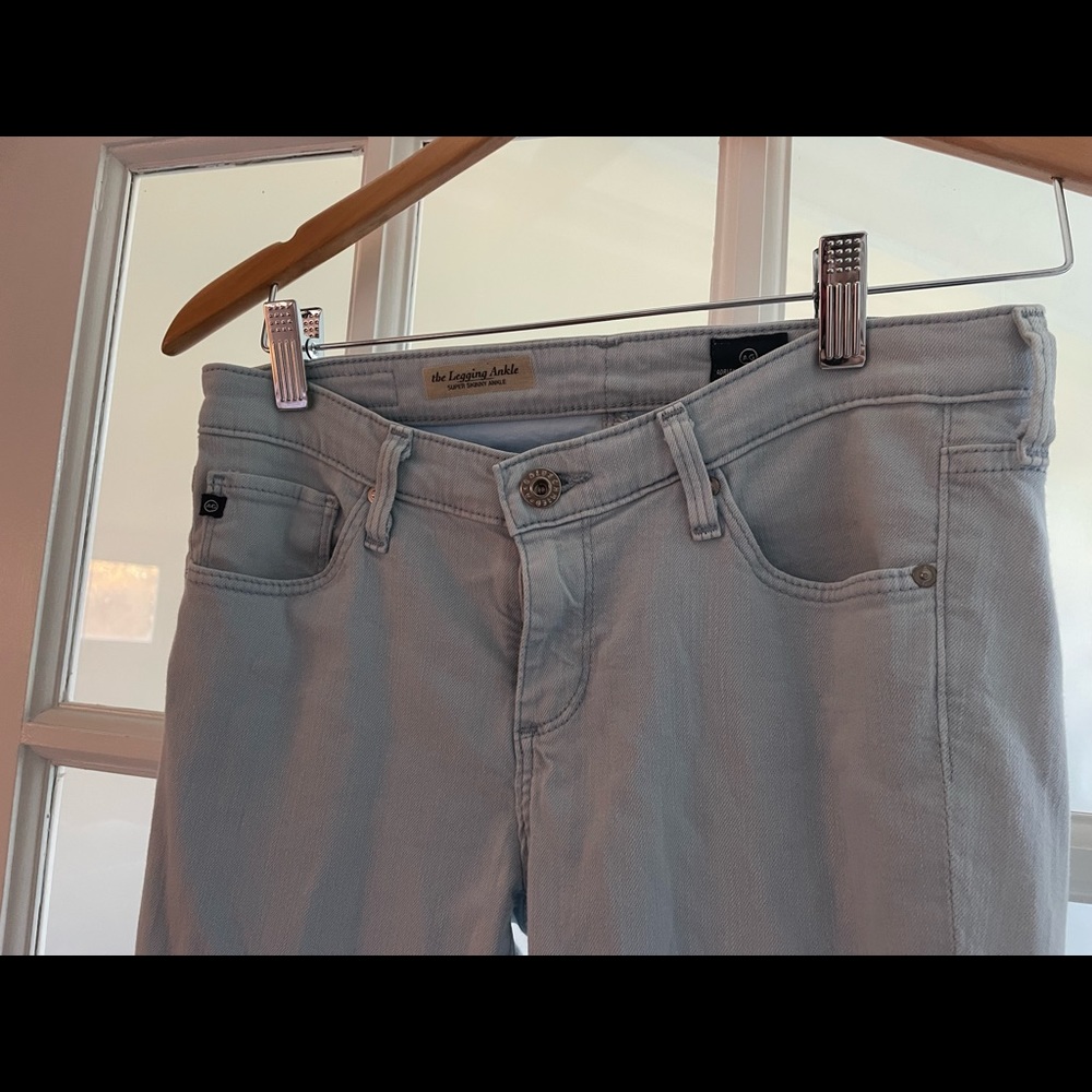 AG the leggings ankle skinny jeans. Light blue size 27